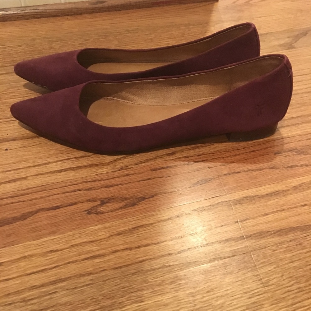Frye Sienna Suede Pointed Flat in Wine